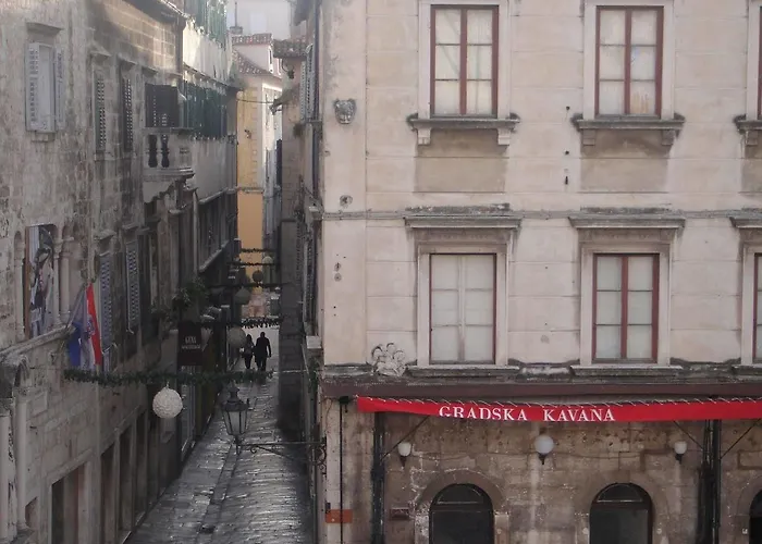 Palace Heritage Apartment *